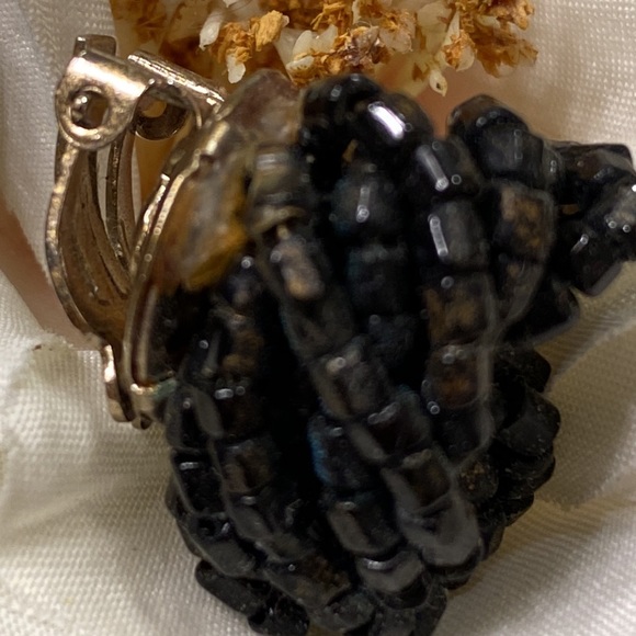 Vintage Made in Western Germany black w/glints of rust bead clip earrings 3/4” - Picture 4 of 8